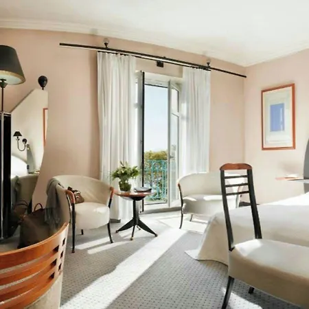 Imperial Palace 4*