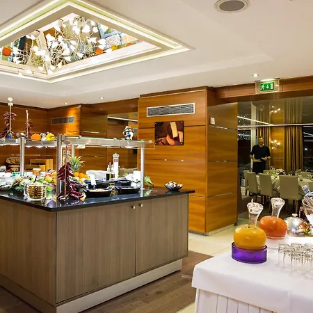 Hotel Imperial Palace